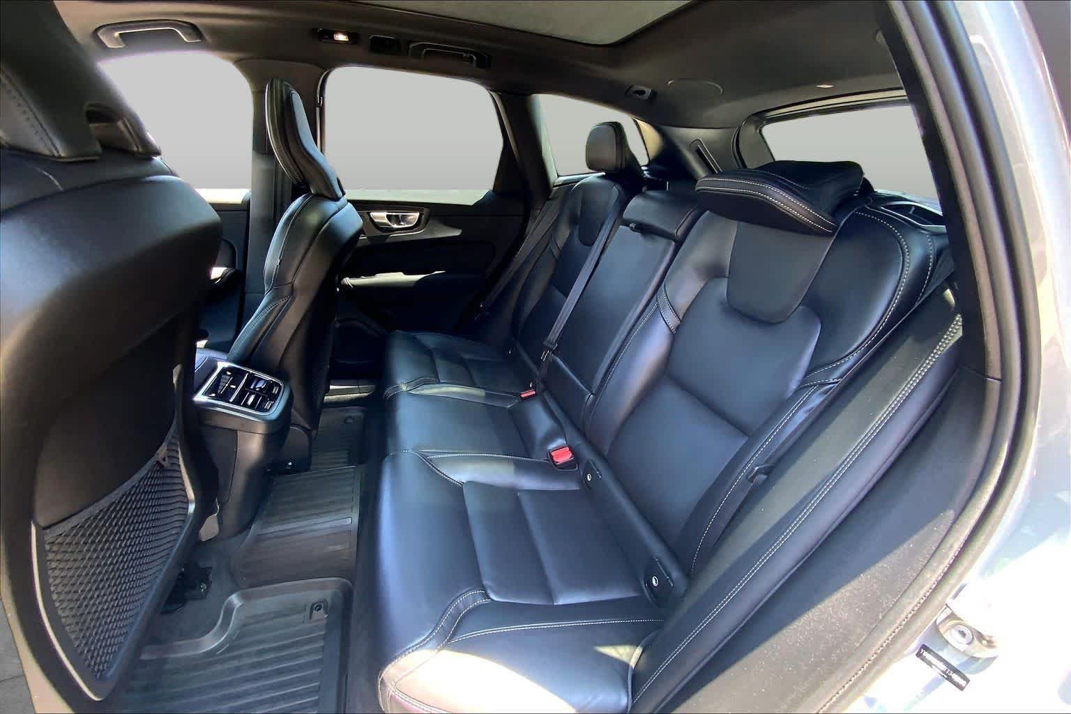Used 2026 Vapour Grey Metallic Volvo Ultra Black Edition image 20