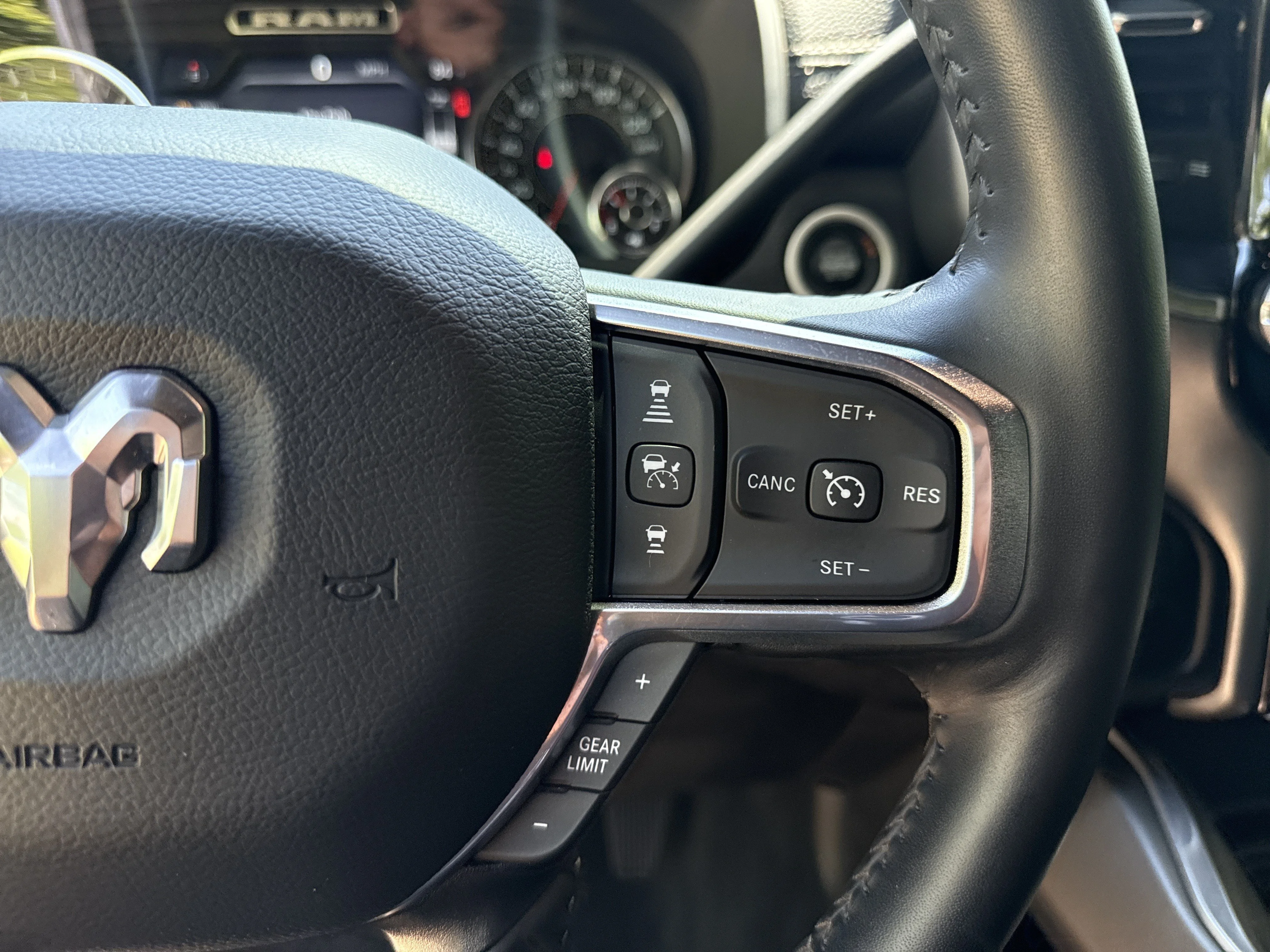Used 2024 Billet Silver Metallic Clearcoat Ram Laramie image 24