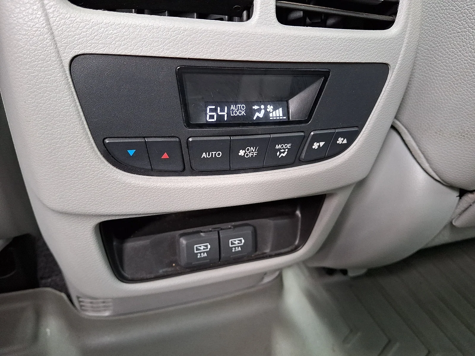 Used 2017 Fathom Blue Pearl Acura w/Technology Pkg image 10