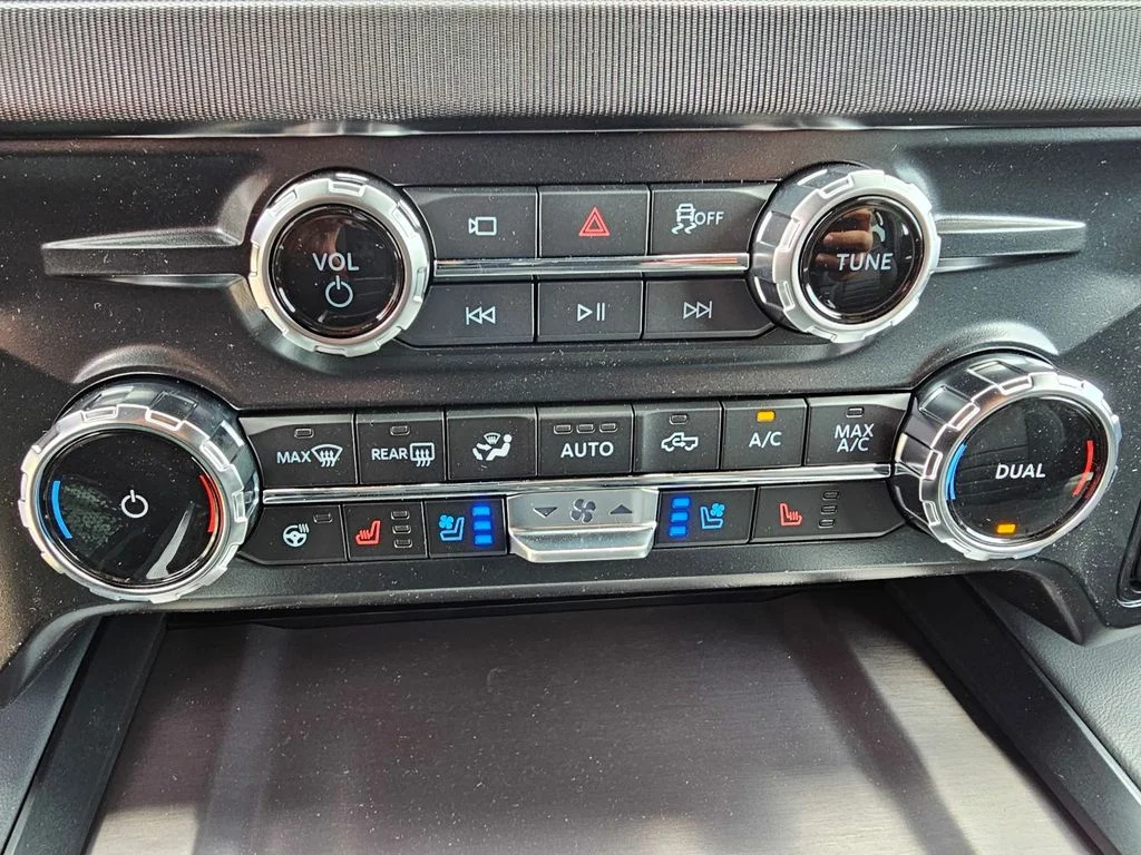 New 2026 Glacier Gray Metallic Tri-Coat Ford F-350® Platinum® image 27