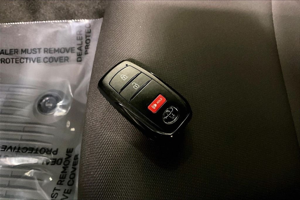 2025 Toyota Tacoma SR5 - Photo 11