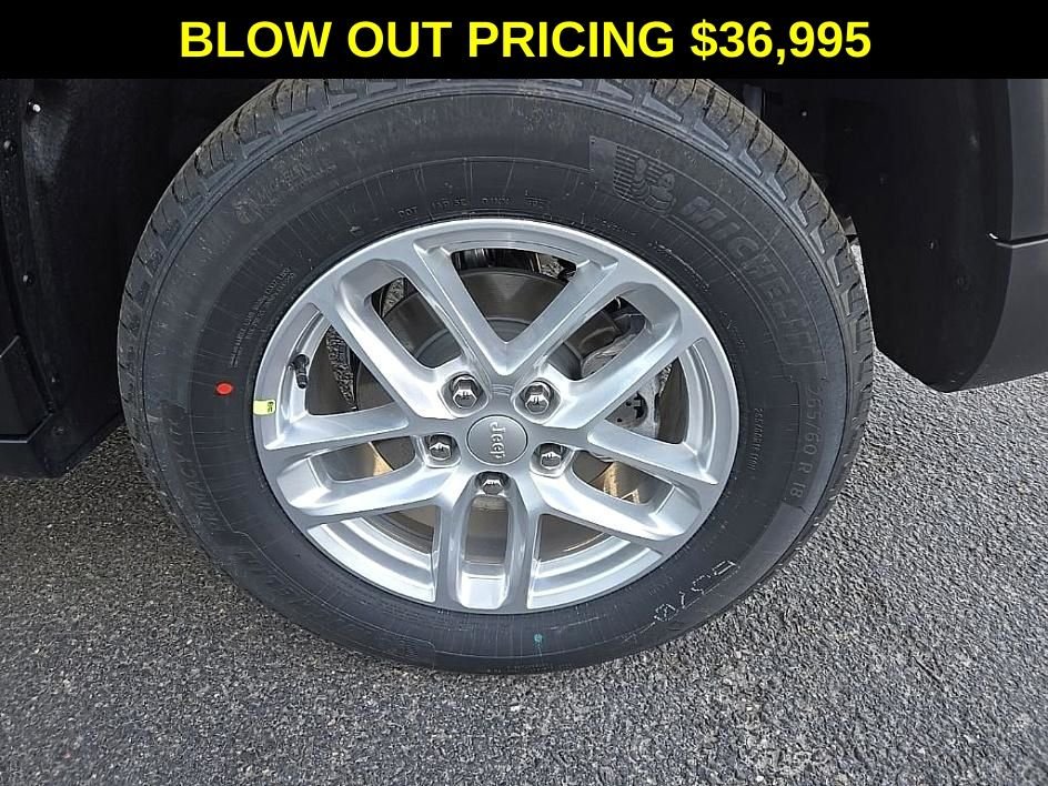 2025 Jeep Grand Cherokee Laredo - Photo 20