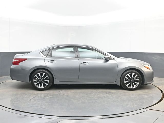 Used 2018 Gray Nissan 2.5 SV image 14