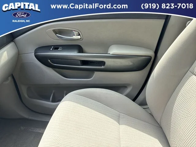 Used 2021 Black Kia LX image 27