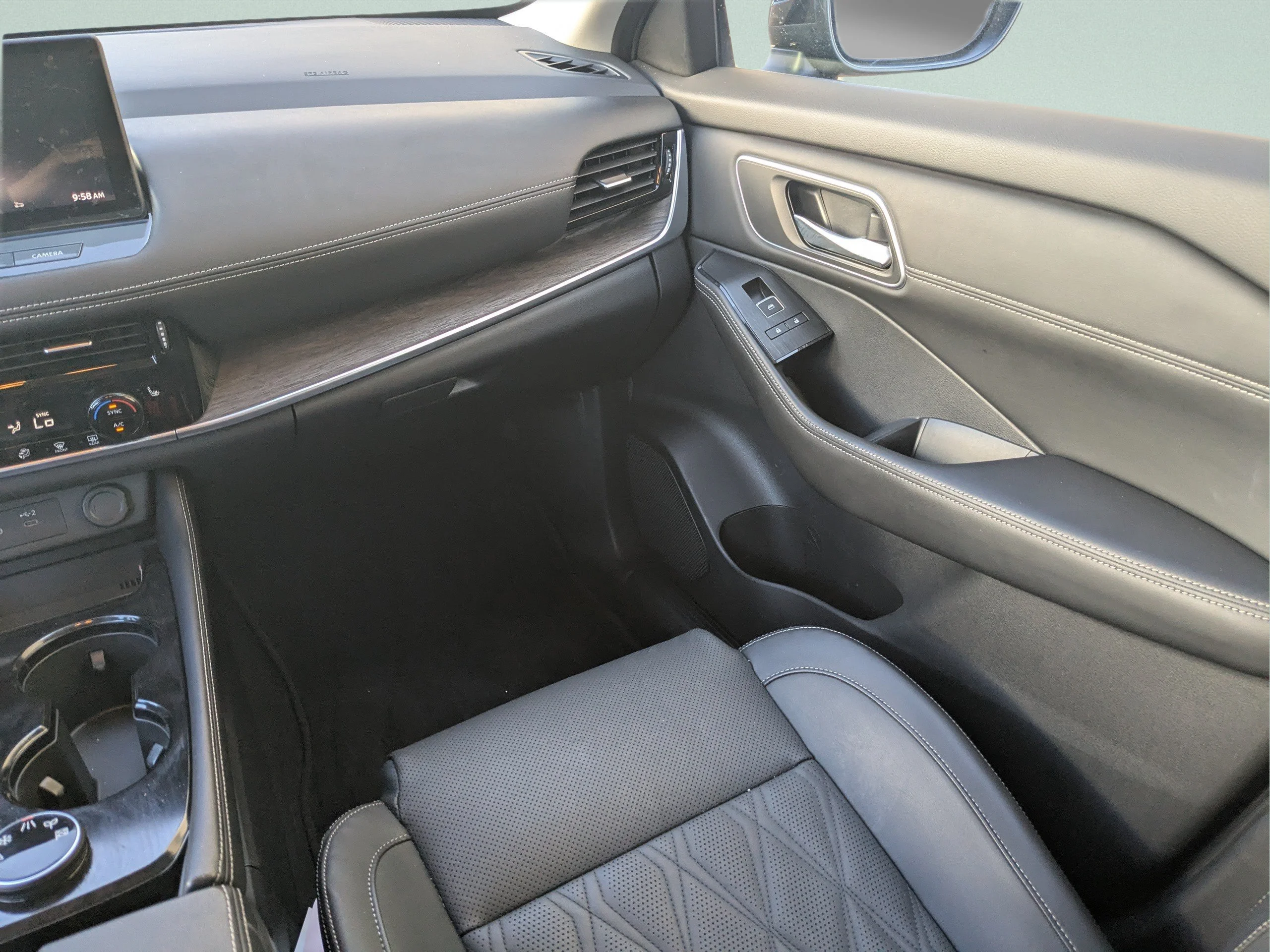 Used 2025 Super Black Nissan Platinum image 14