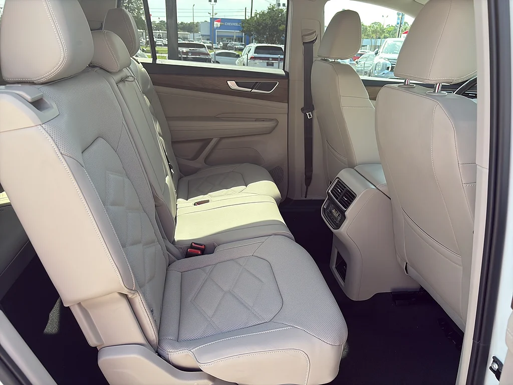 New 2026 Opal White Pearl Volkswagen 2.0T SE FWD image 17