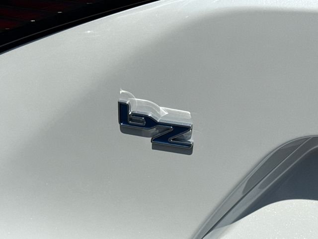 New 2026 Wind Chill Pearl <sup>1</sup> Toyota  XLE image 10