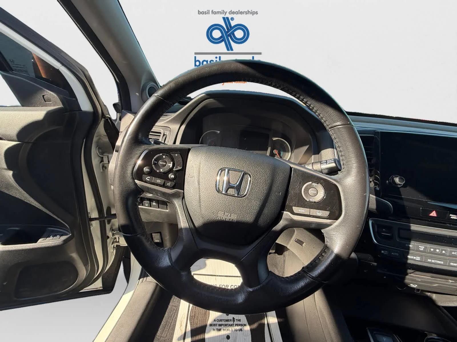 Used 2019 White Diamond Pearl Honda Touring 7-Passenger image 17