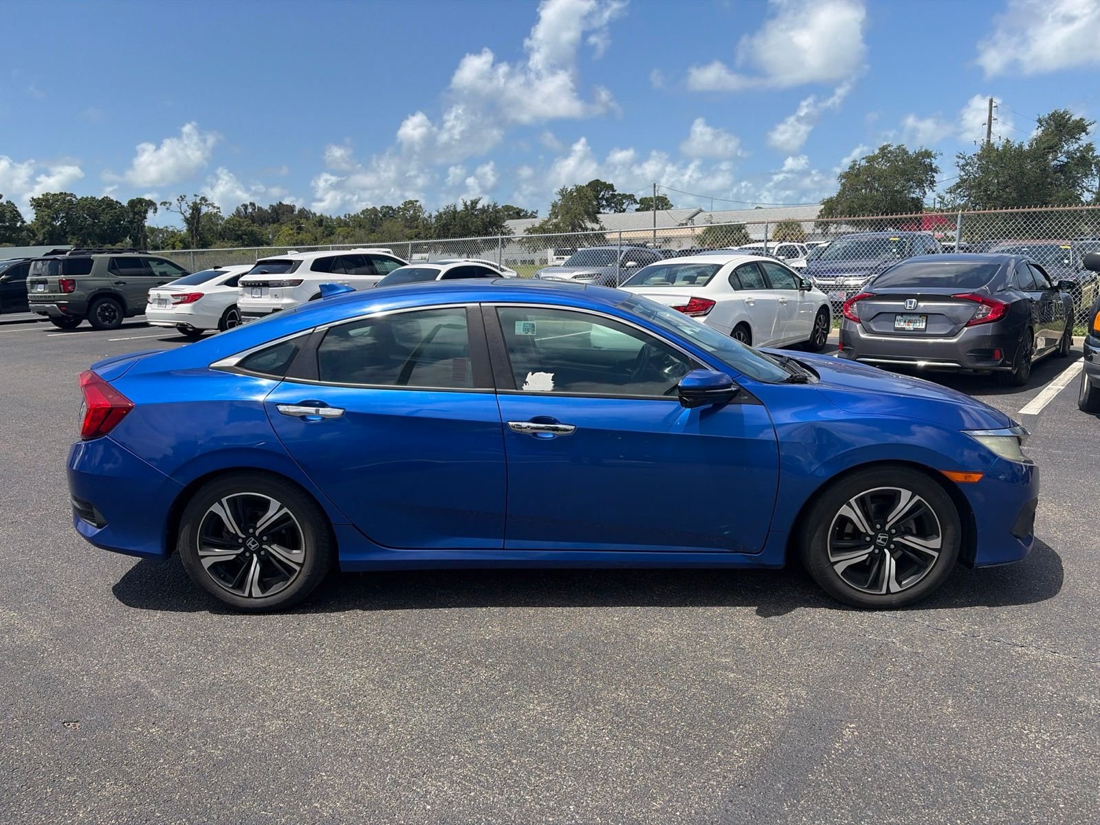 Used 2016 Blue Honda Touring image 8
