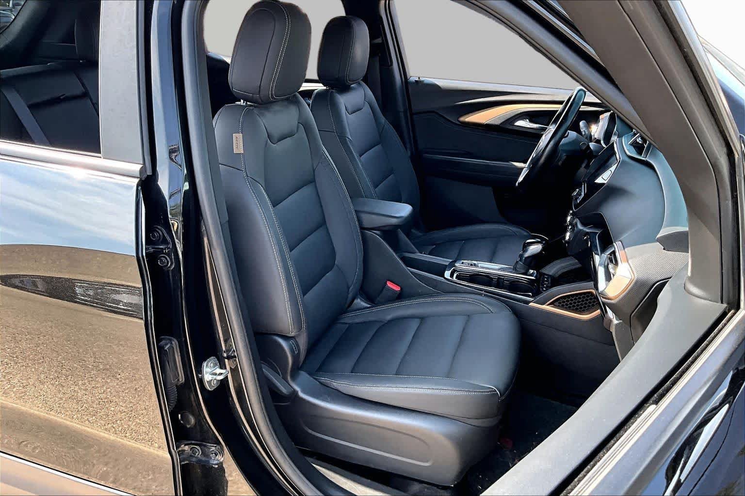 Used 2023 Mosaic Black Metallic Chevrolet ACTIV image 9