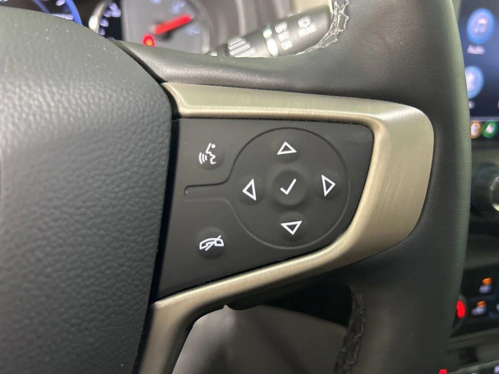 Used 2023 Summit White GMC Denali image 31