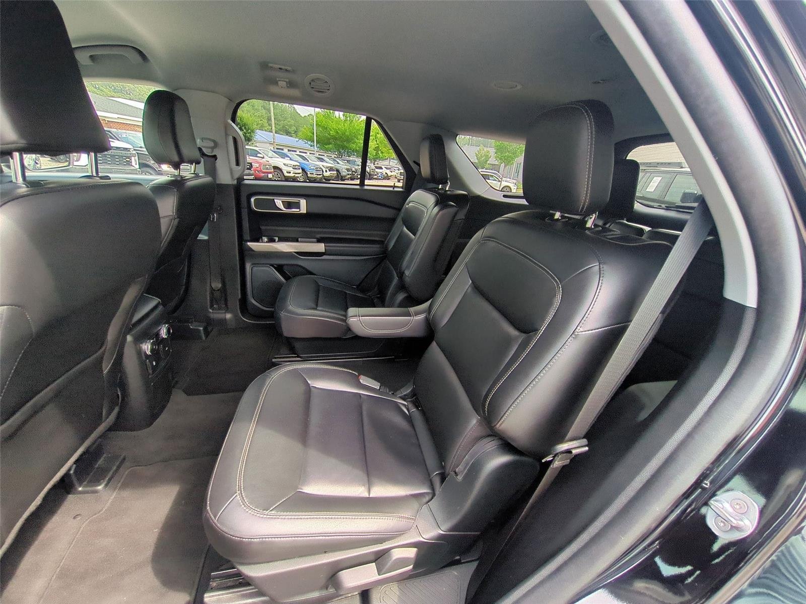 Used 2023 Agate Black Metallic Ford XLT image 32