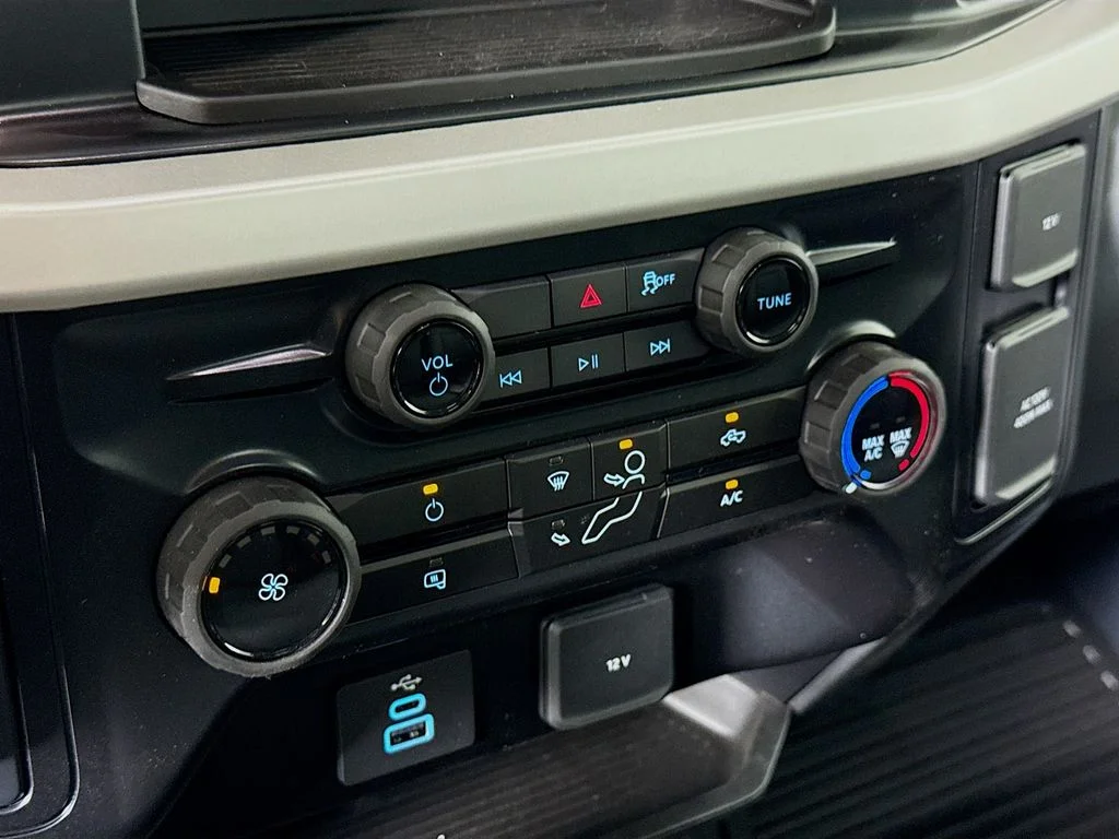 New 2025 Oxford White Ford F-450® XL image 15