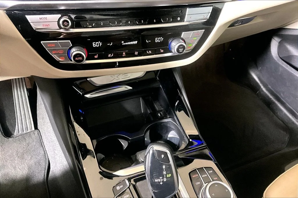 Used 2021 Phytonic Blue Metallic BMW sDrive30i image 25