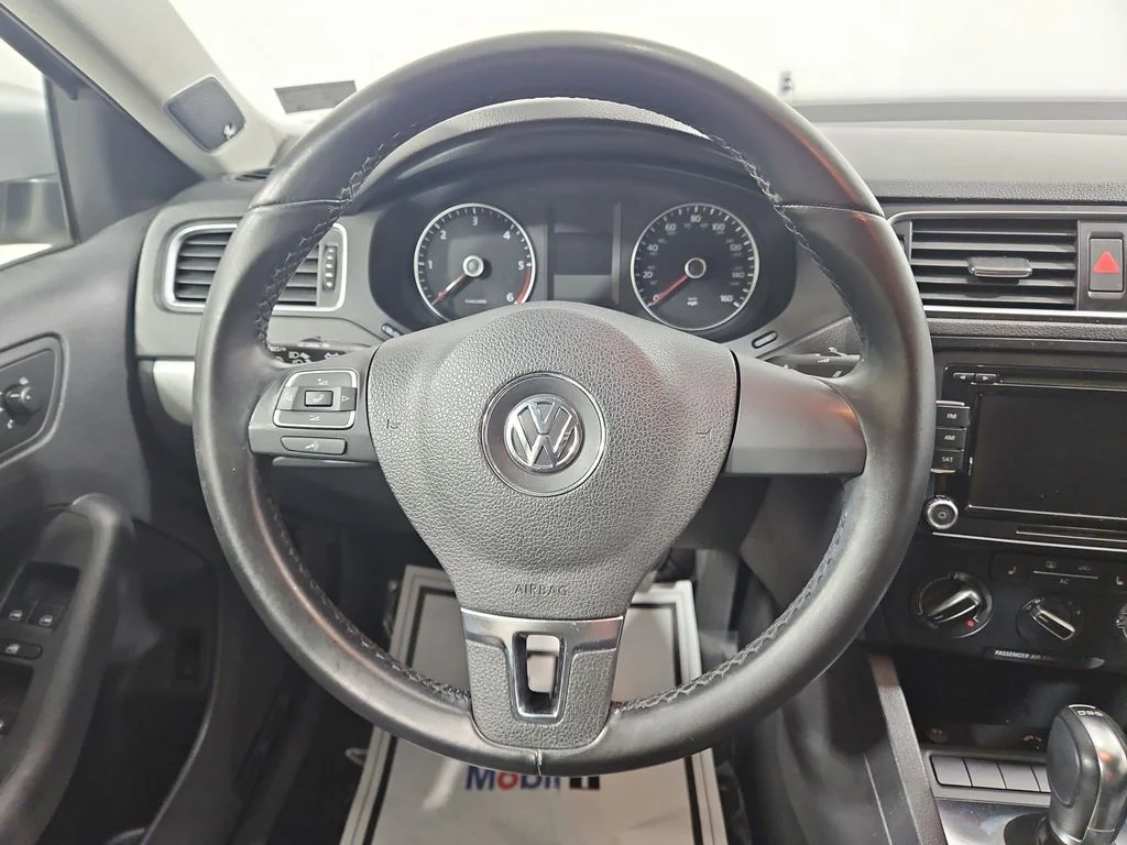 Used 2012 Silver Volkswagen TDI image 14