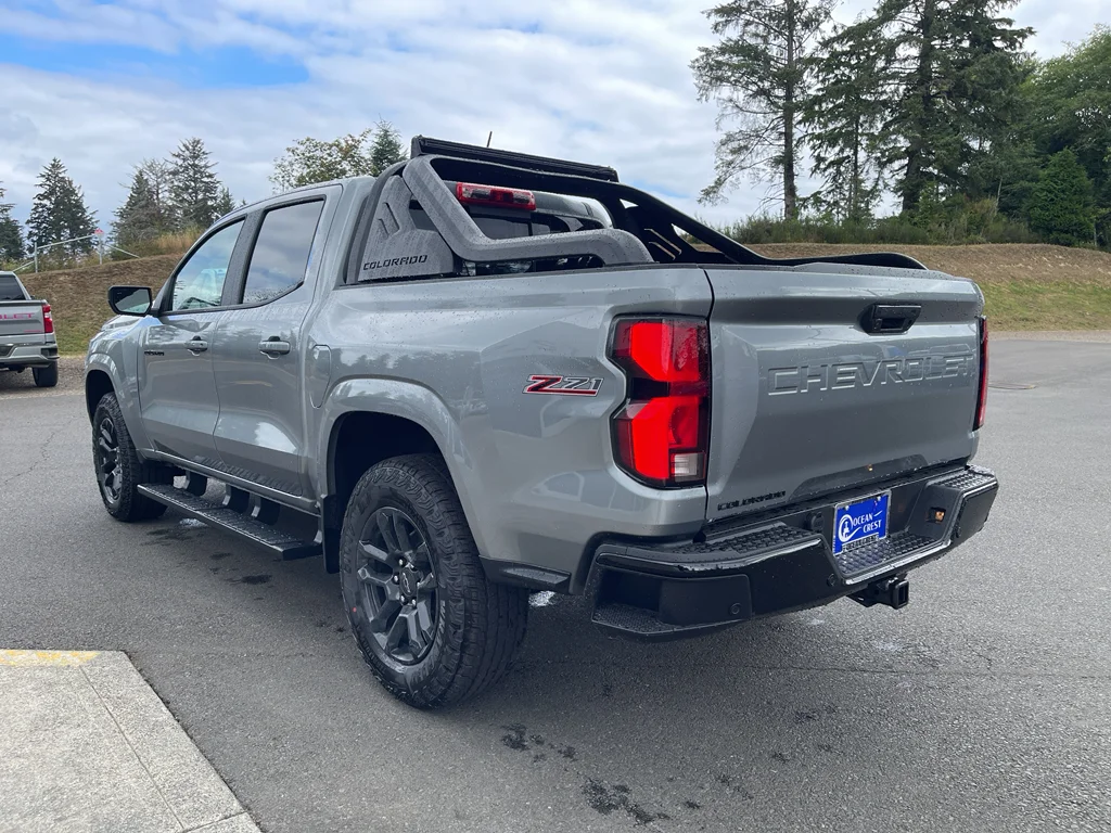 2025 Chevrolet Colorado Z71 - Photo 6