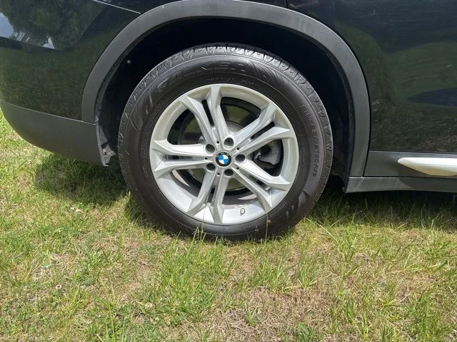 Used 2020 Black BMW xDrive30i image 11