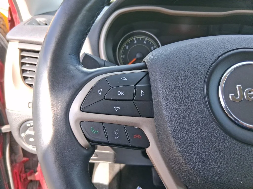 Used 2015 Deep Cherry Red Crystal Pearlcoat Jeep Limited image 15