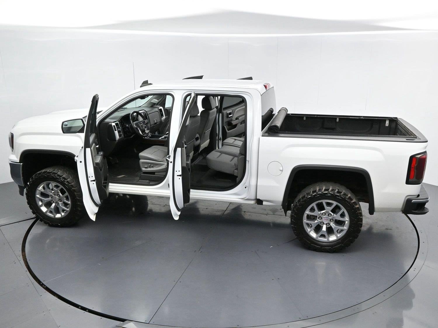 Used 2018 Summit White GMC SLT image 35