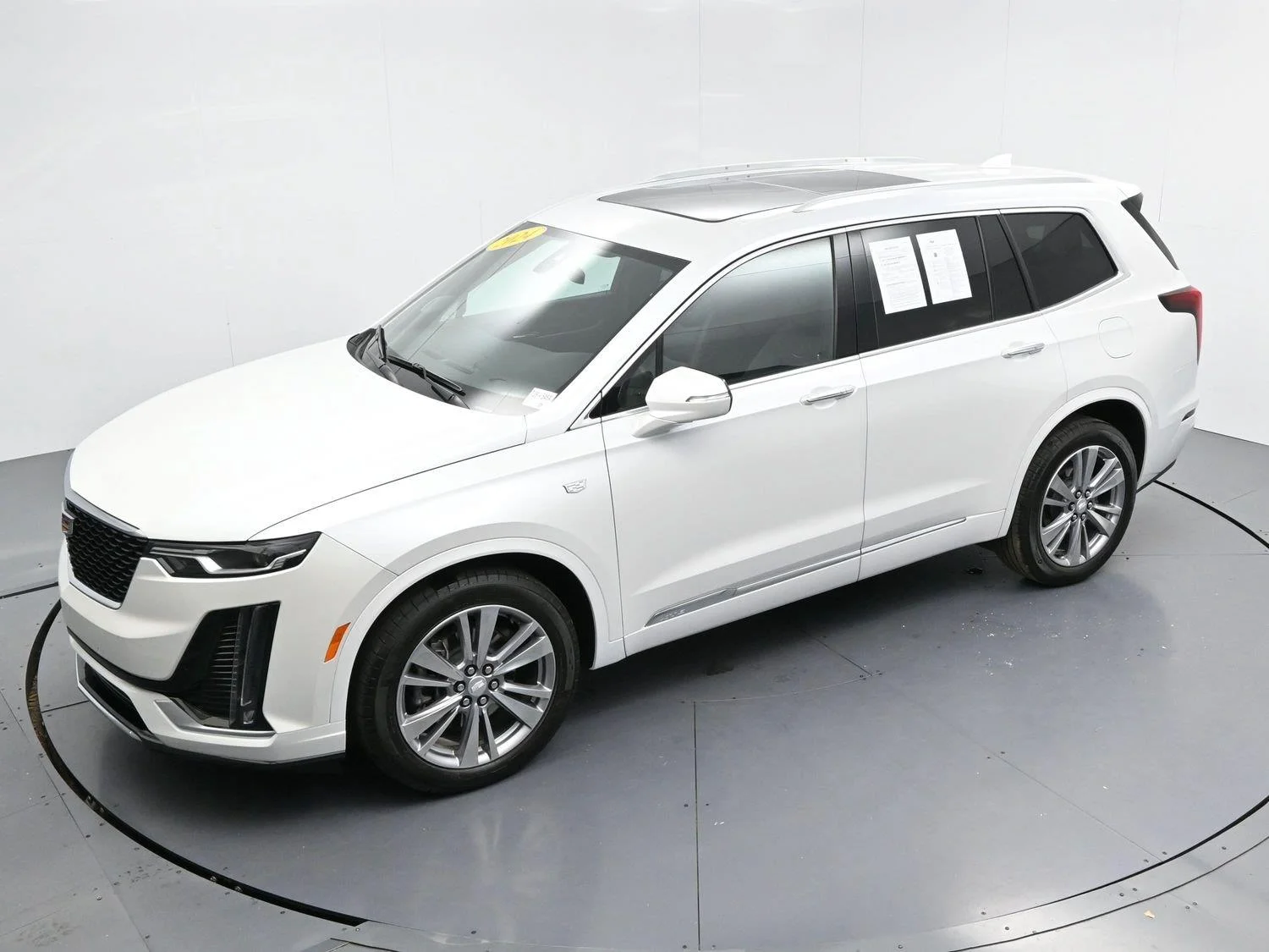 Used 2024 Crystal White Tricoat Cadillac Premium Luxury image 31