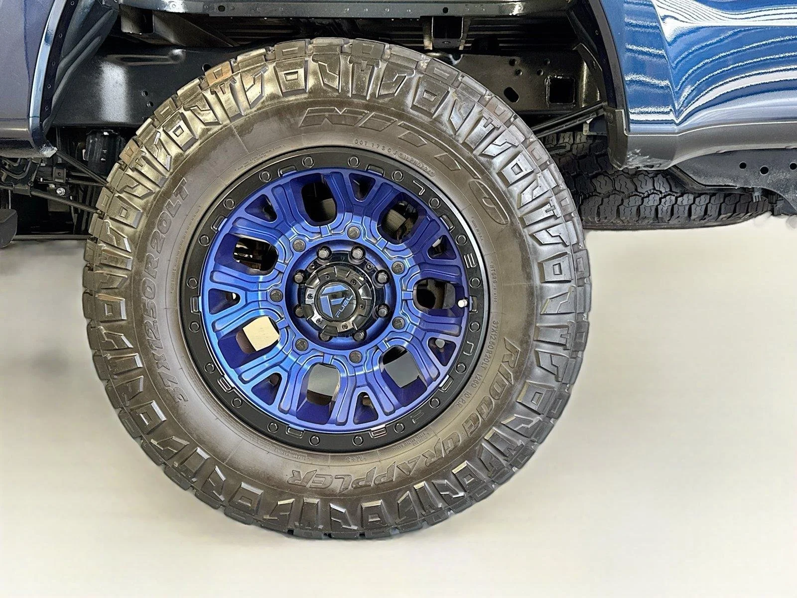 Used 2022 Antimatter Blue Metallic Ford LARIAT image 28