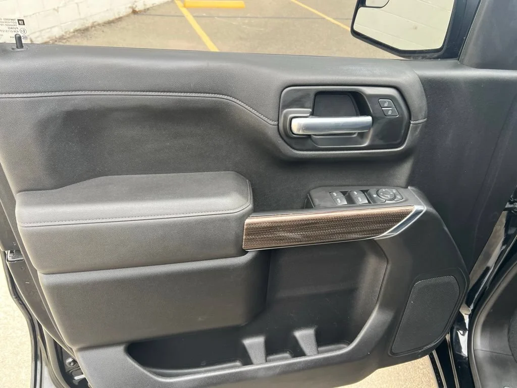 Used 2021 Black Chevrolet LT image 9