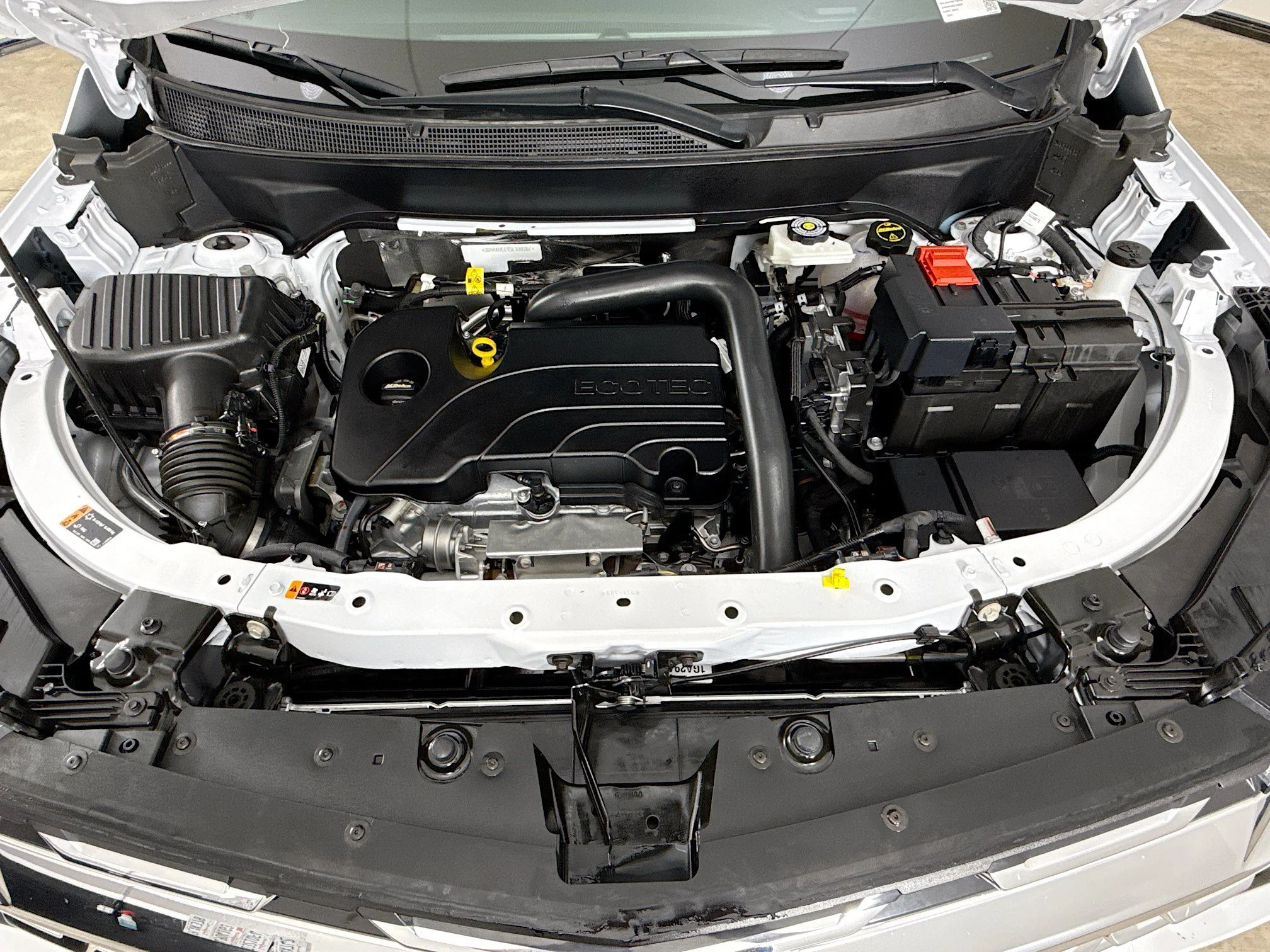 Used 2025 Summit White Chevrolet LT image 33