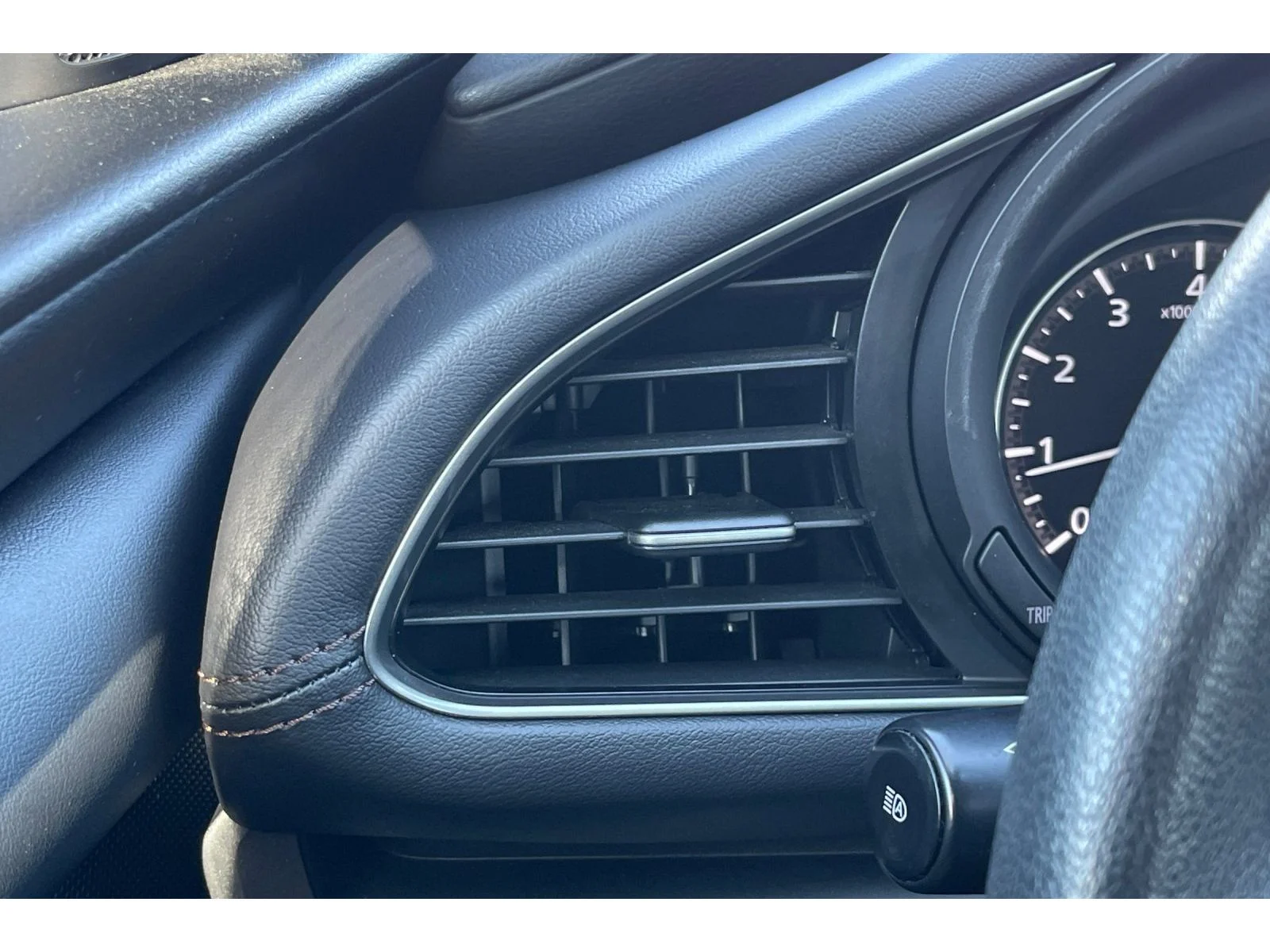 Used 2022 Jet Black Mica Mazda 2.0 image 28