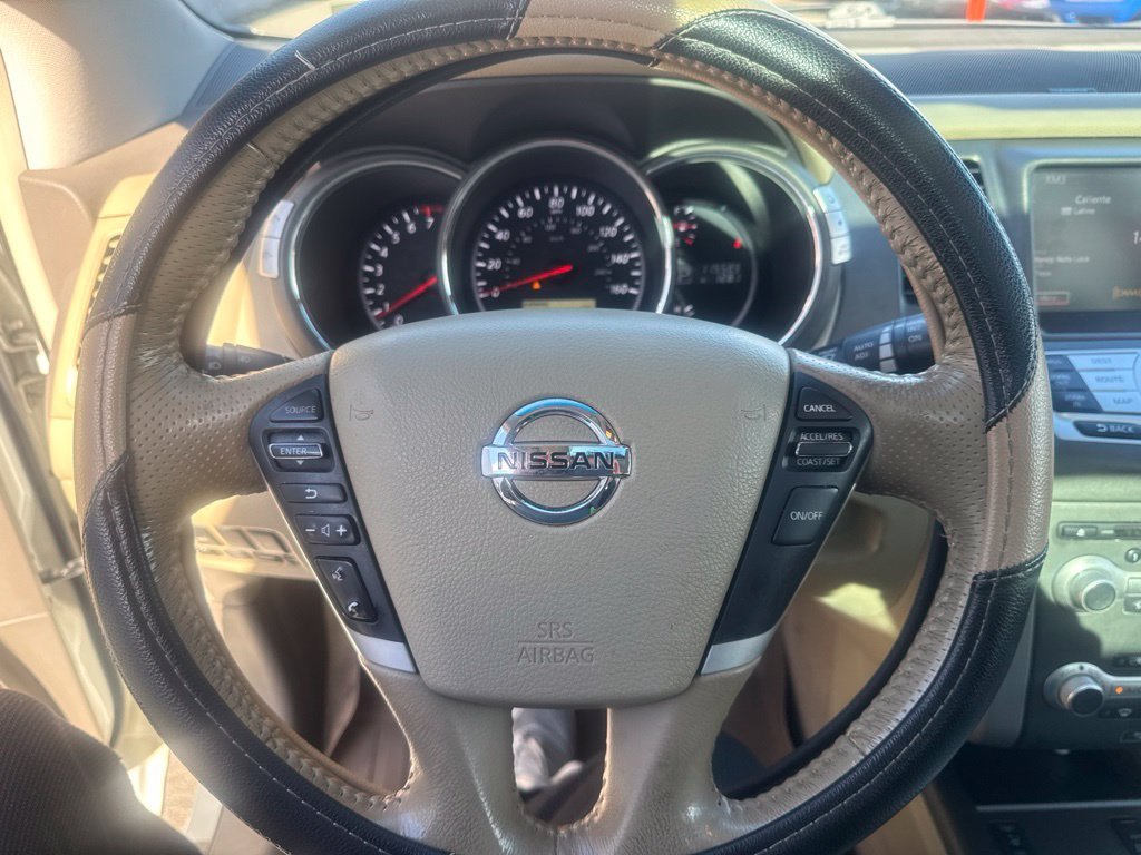 Used 2012 White Nissan SL image 41