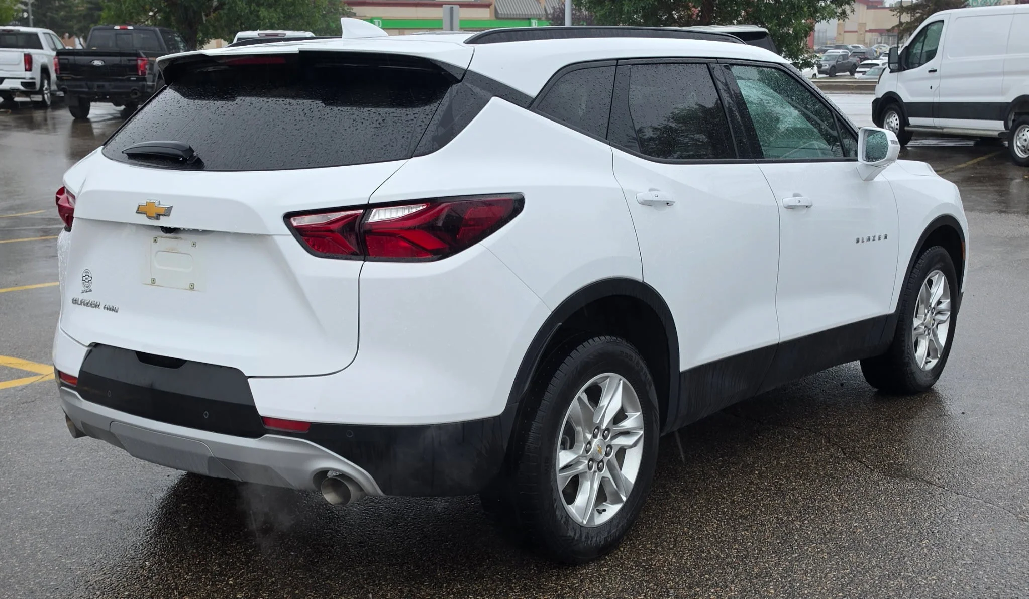Used 2020 White Chevrolet LT AWD image 5