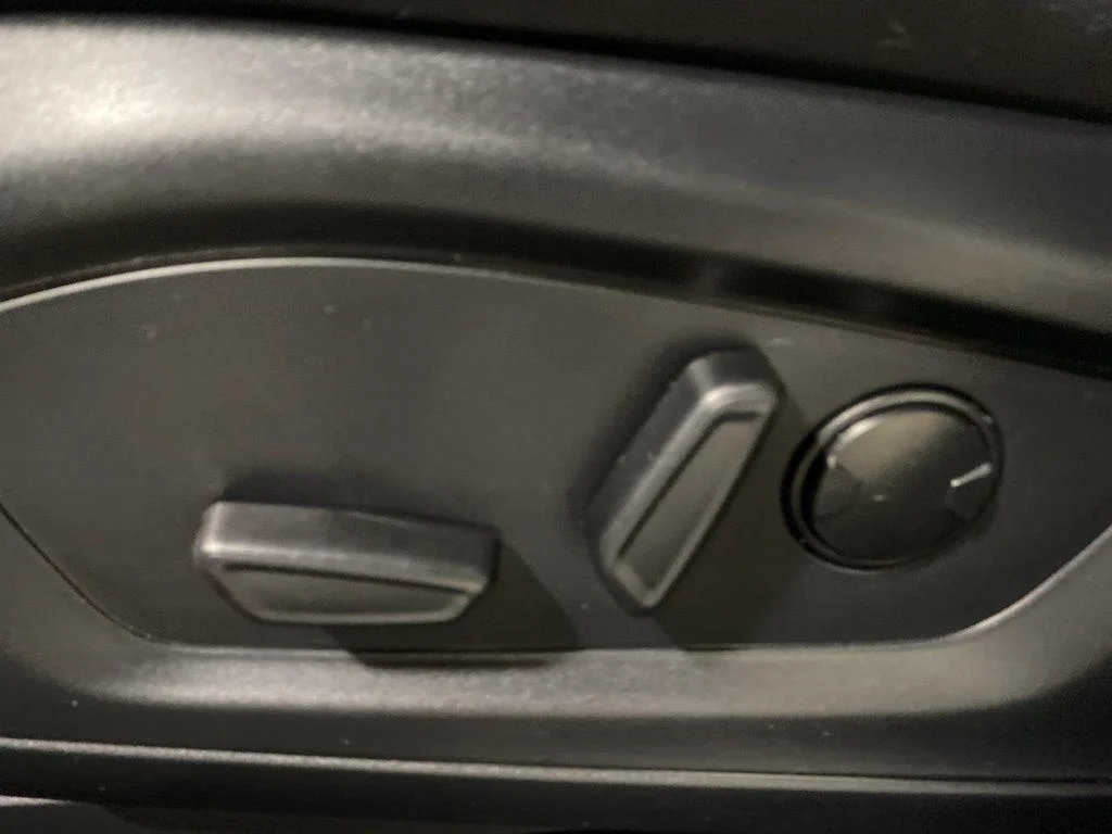 Used 2025 Vapor Blue Ford Active image 24
