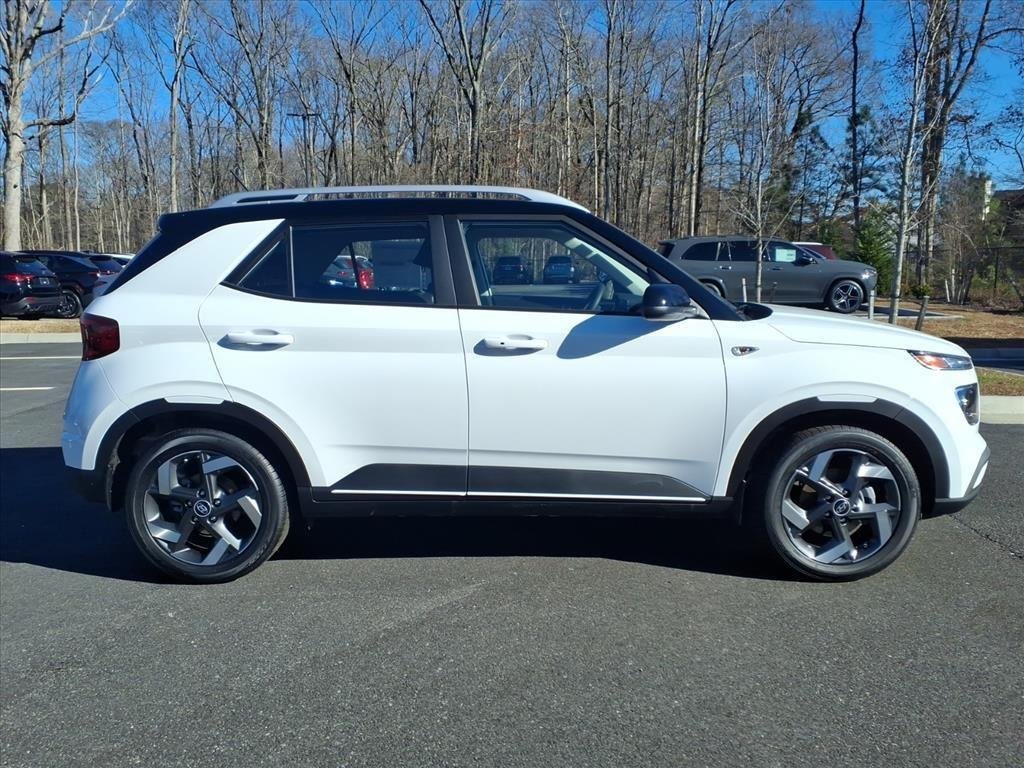 New 2026 Lunar White w/Black Roof Hyundai SEL w/Two-Tone Roof image 5