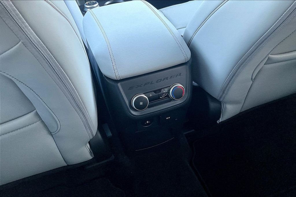 2026 Ford Explorer Active - Photo 15