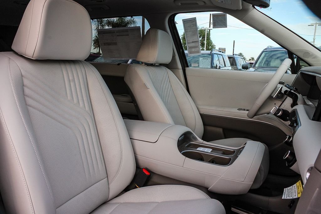 New 2026 Green Hyundai SEL Premium image 17