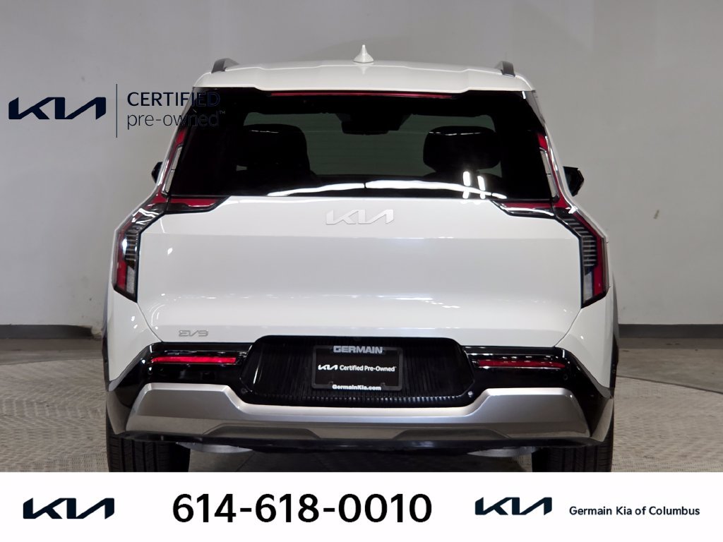 Used 2024 White Kia Land image 9