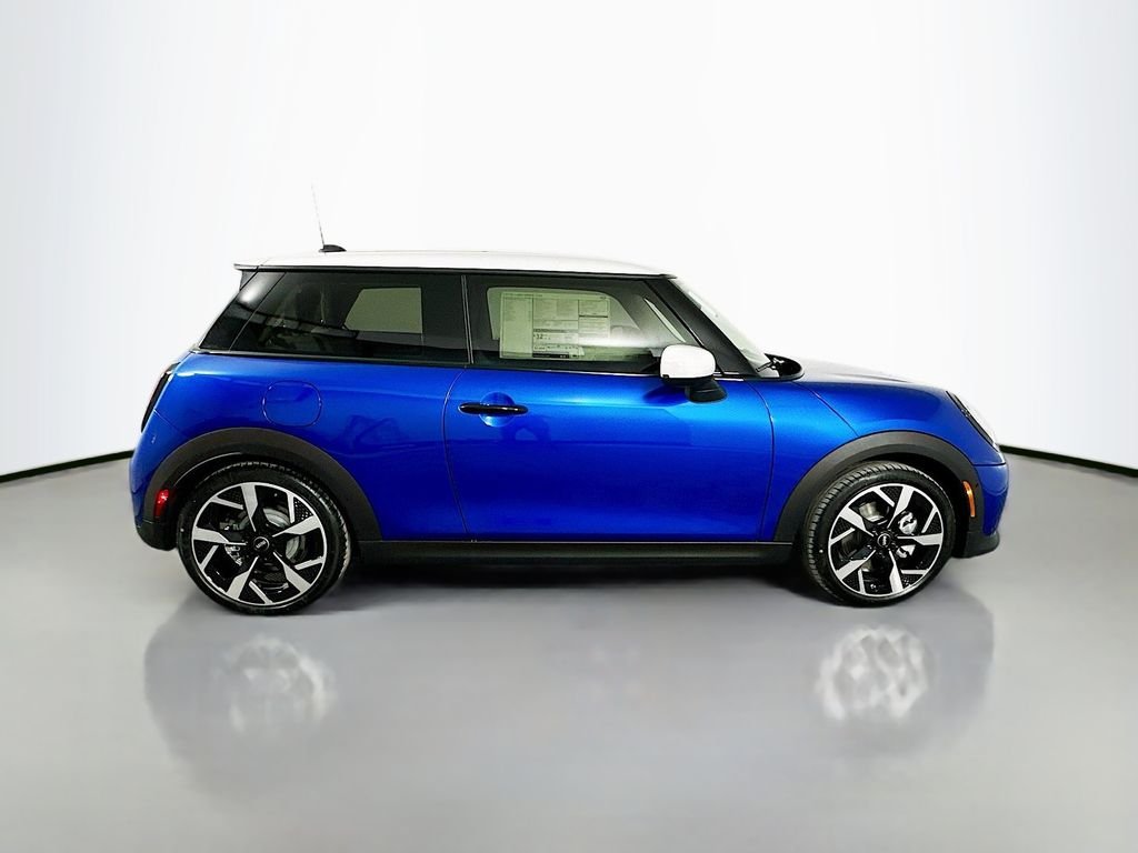 Certified Used 2025 Blue MINI Signature Plus image 4