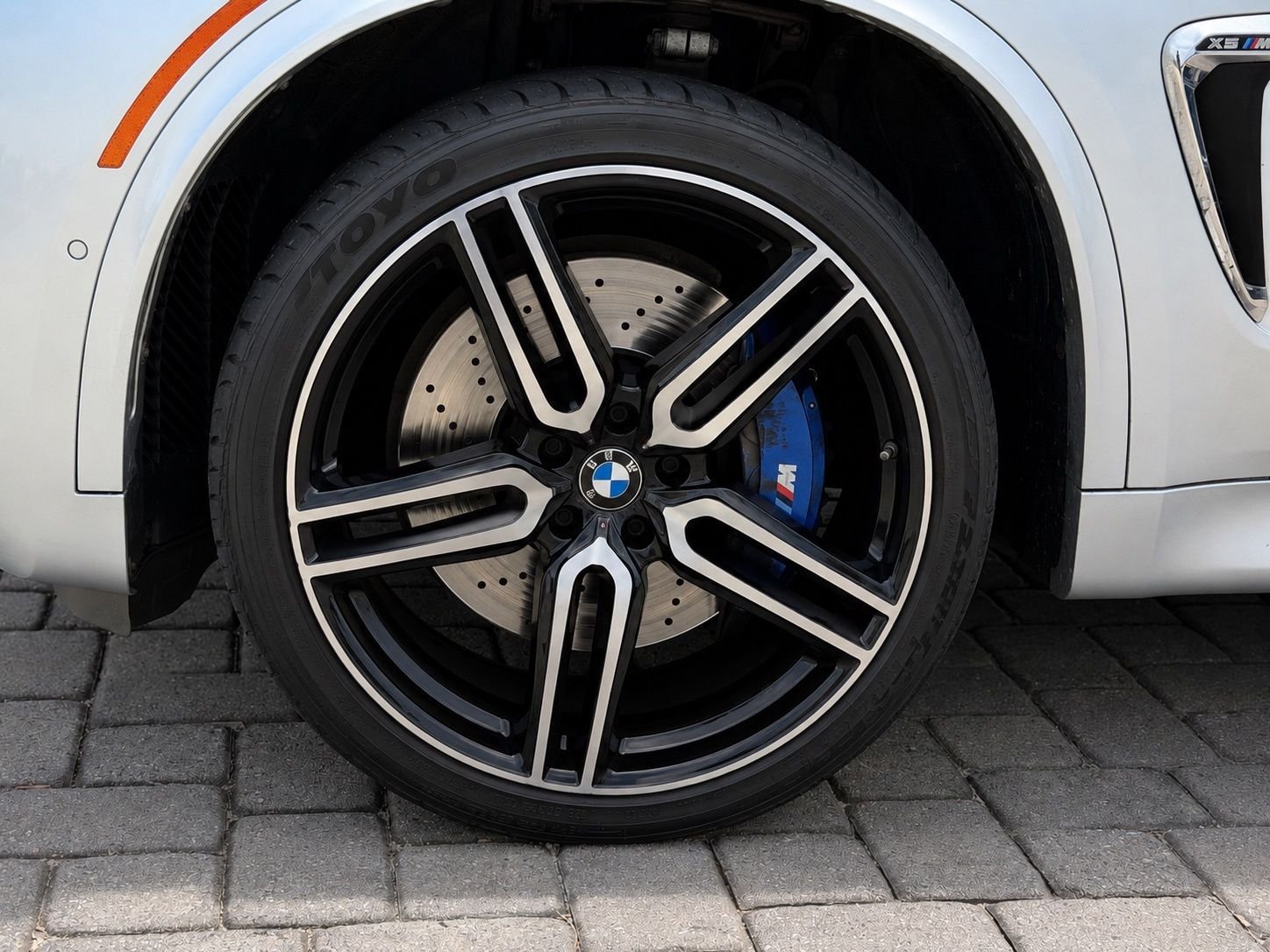 Used 2018 Silverstone Metallic BMW Base image 13