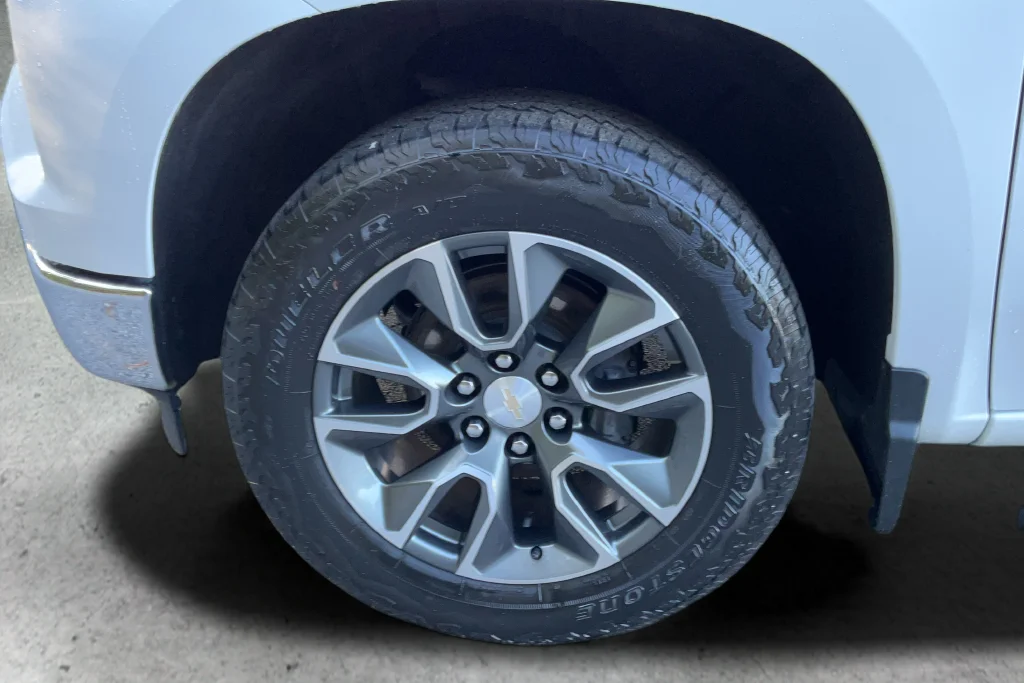 Used 2023 White Chevrolet LT image 25