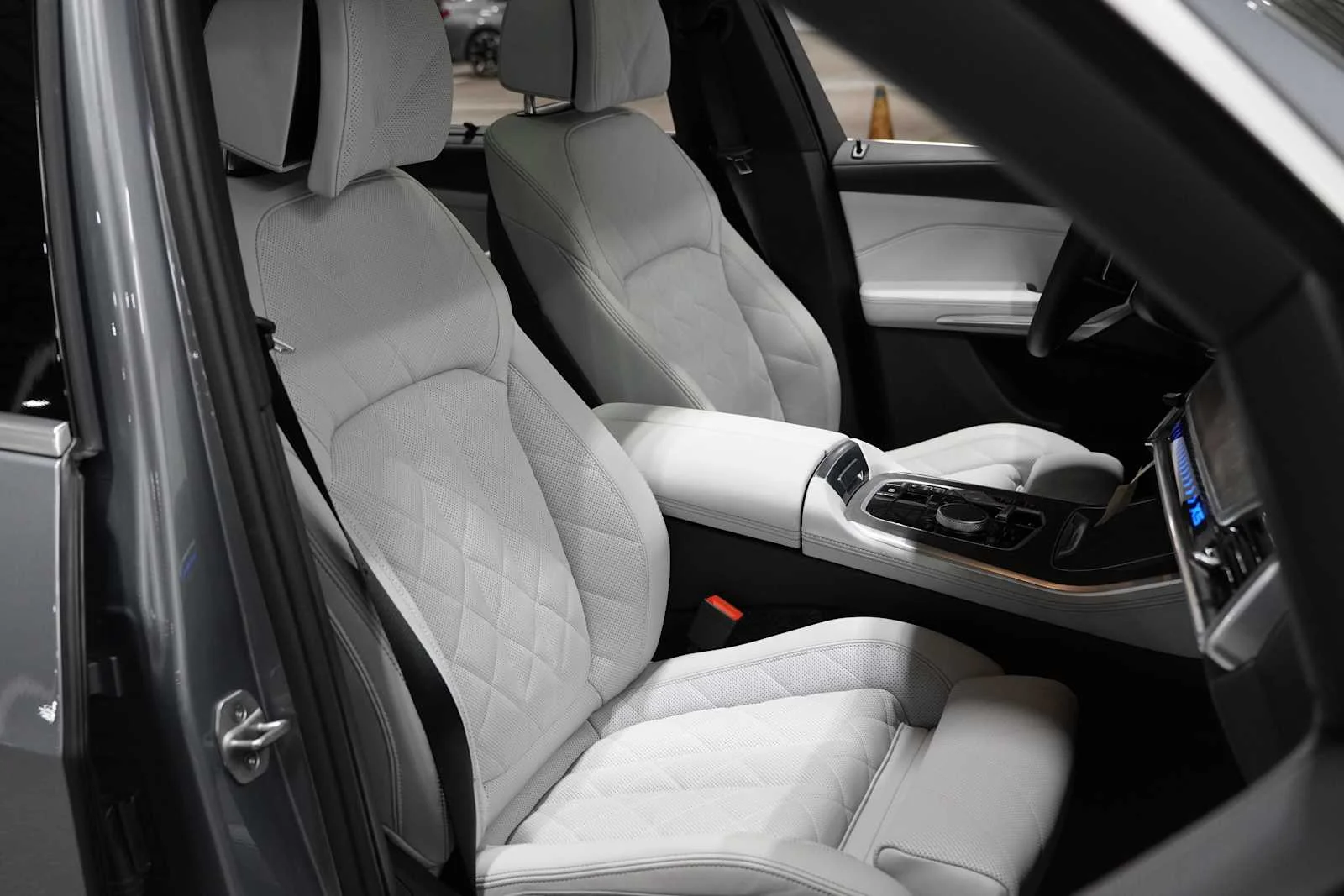 Certified Used 2026 Skyscraper Grey Metallic BMW xDrive40i image 11