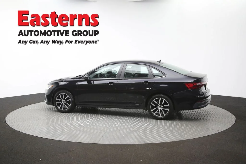 Used 2025 Black Volkswagen 1.5T SE image 60