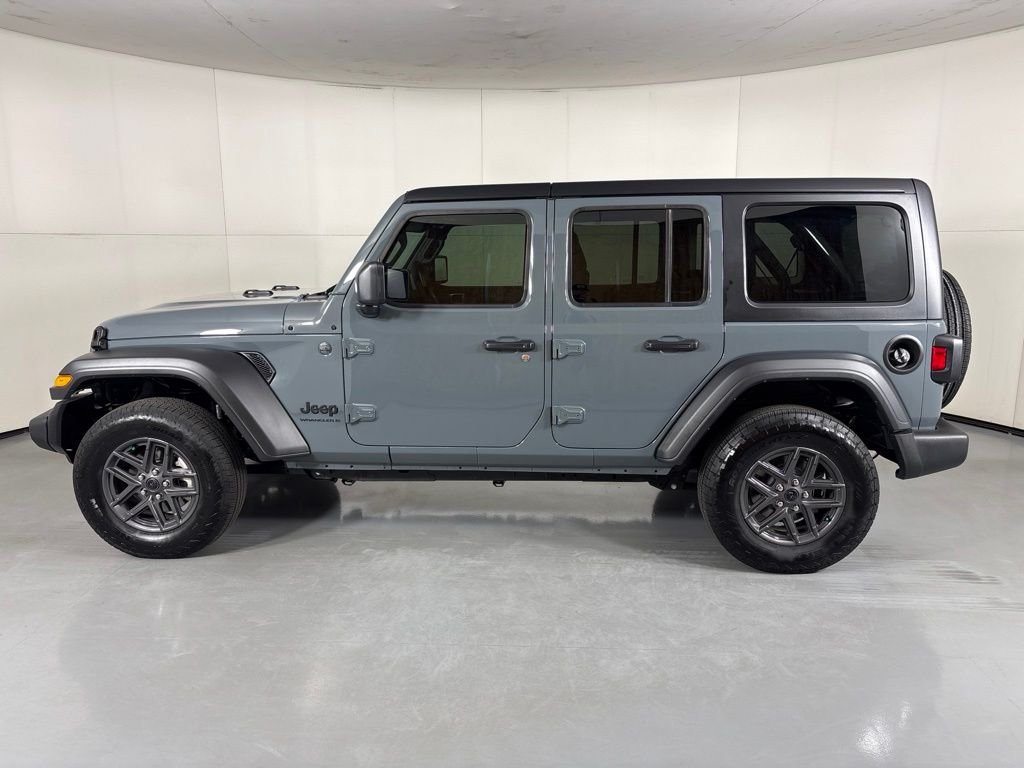 Used 2025 Gray Jeep Sport S image 5