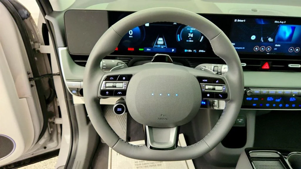 Used 2025 Cyber Gray Hyundai Limited AWD image 13