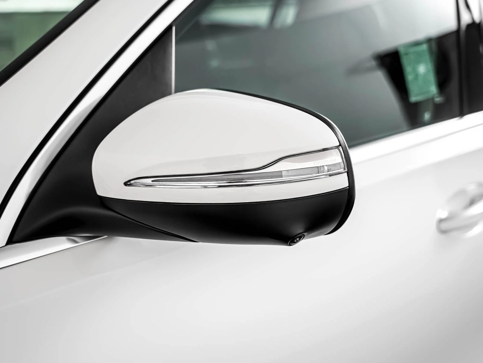 New 2026 Polar White Mercedes-Benz 4MATIC® image 26