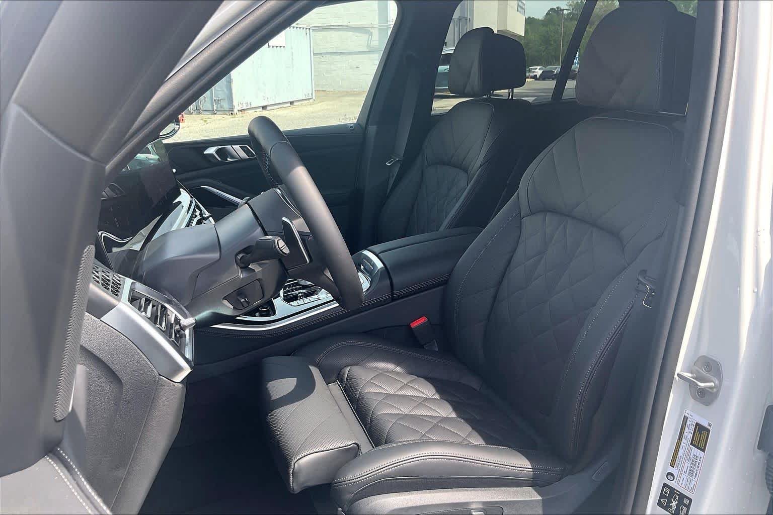2026 BMW X5 M60i - Photo 7