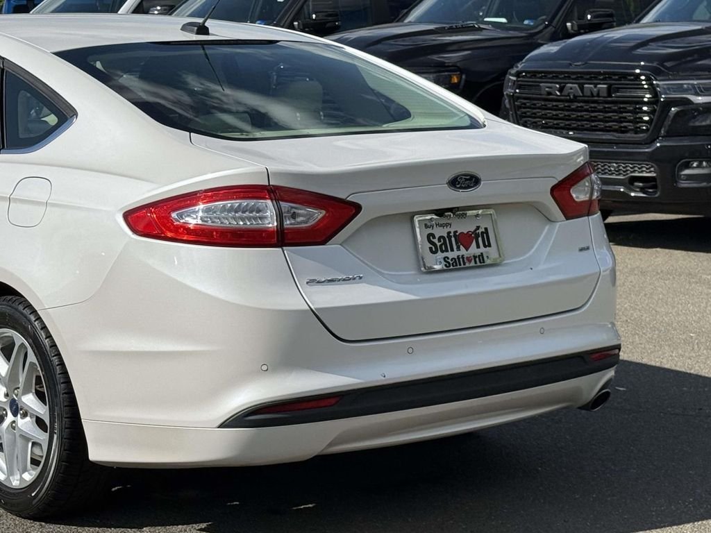 Used 2016 White Ford SE image 10