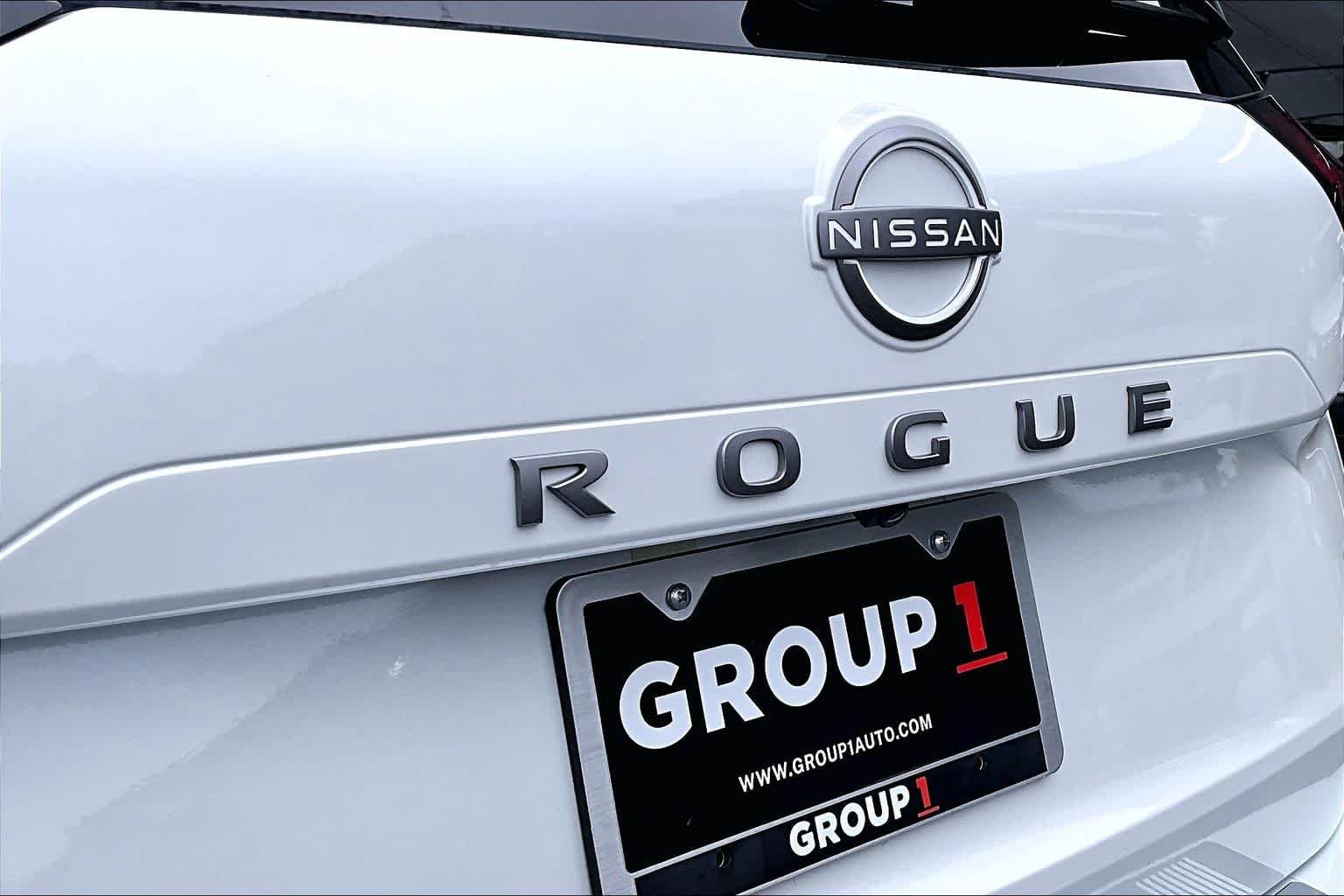 New 2026 Everest White Pearl TriCoat Nissan SV image 15