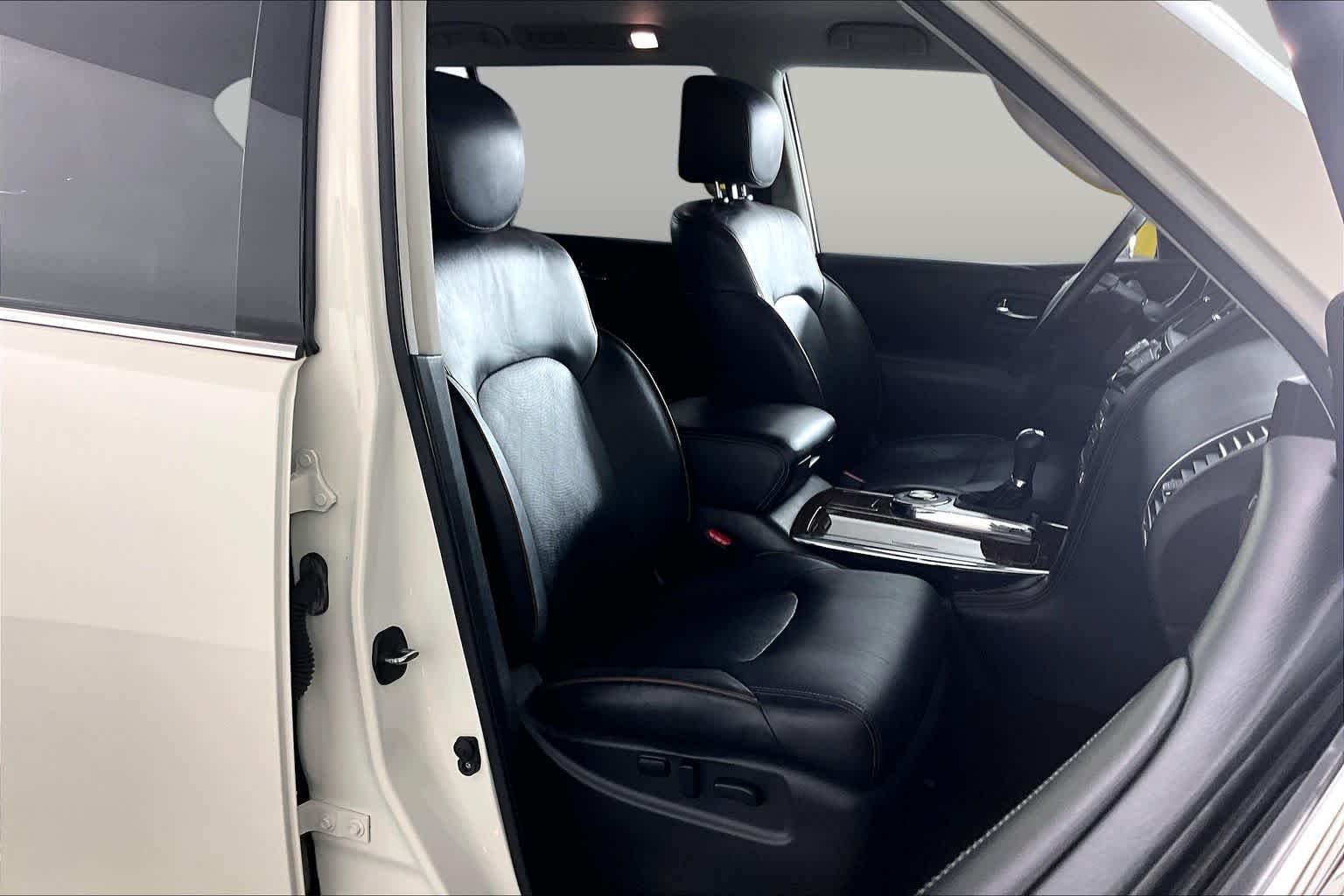 Used 2020 Pearl White Tricoat Nissan Platinum image 8