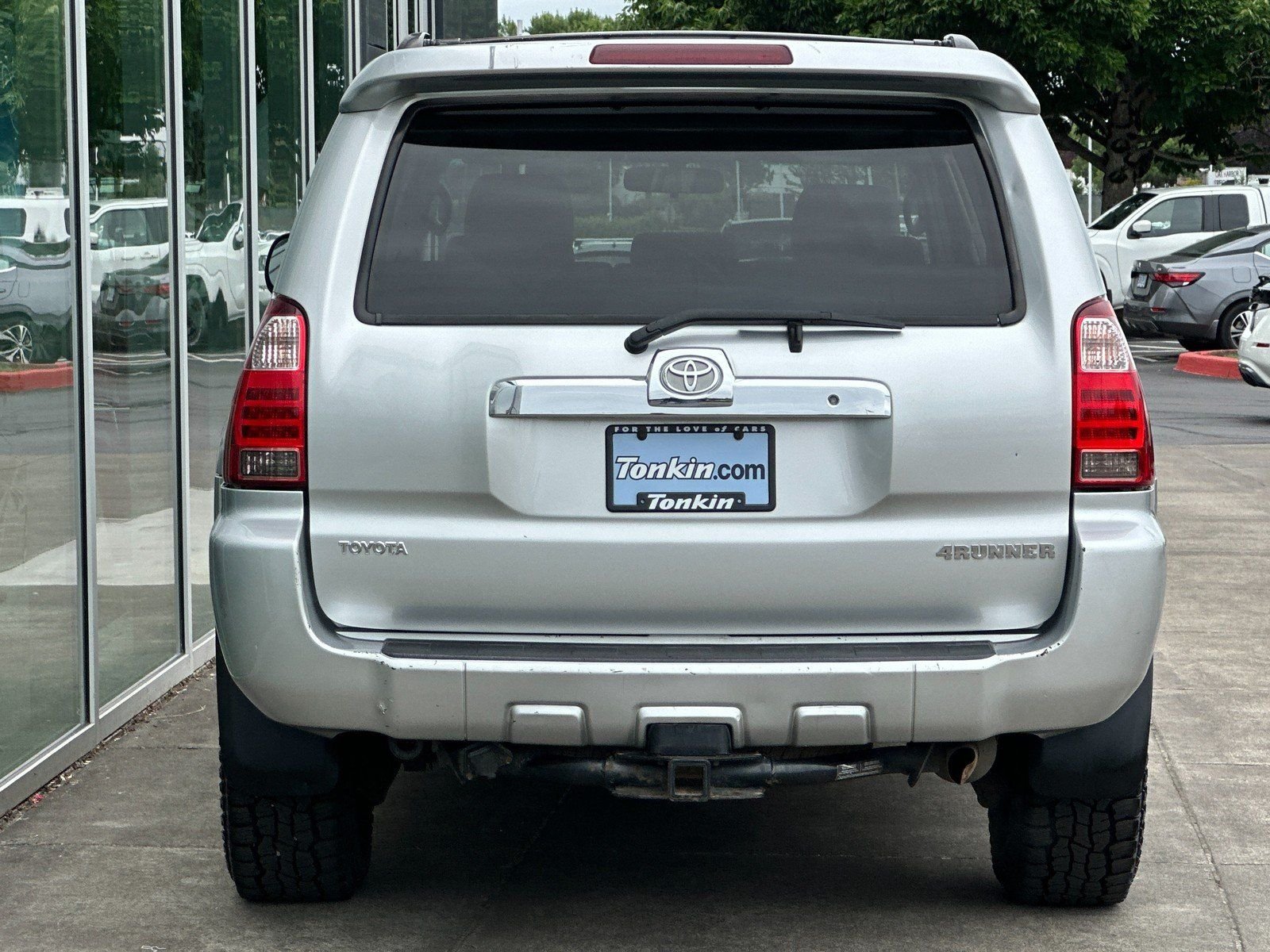 Used 2006 Titanium Metallic Toyota SR5 image 4