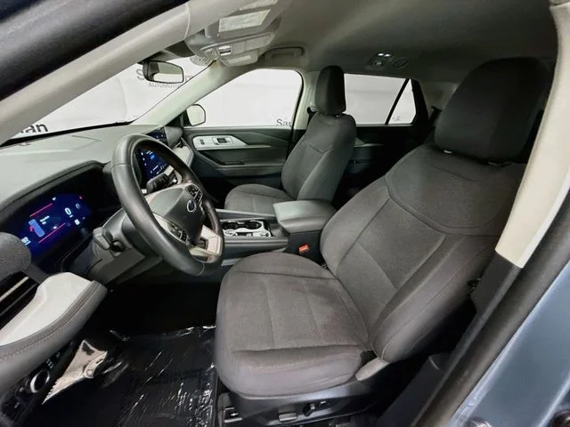 Used 2025 Vapor Blue Ford Active image 21