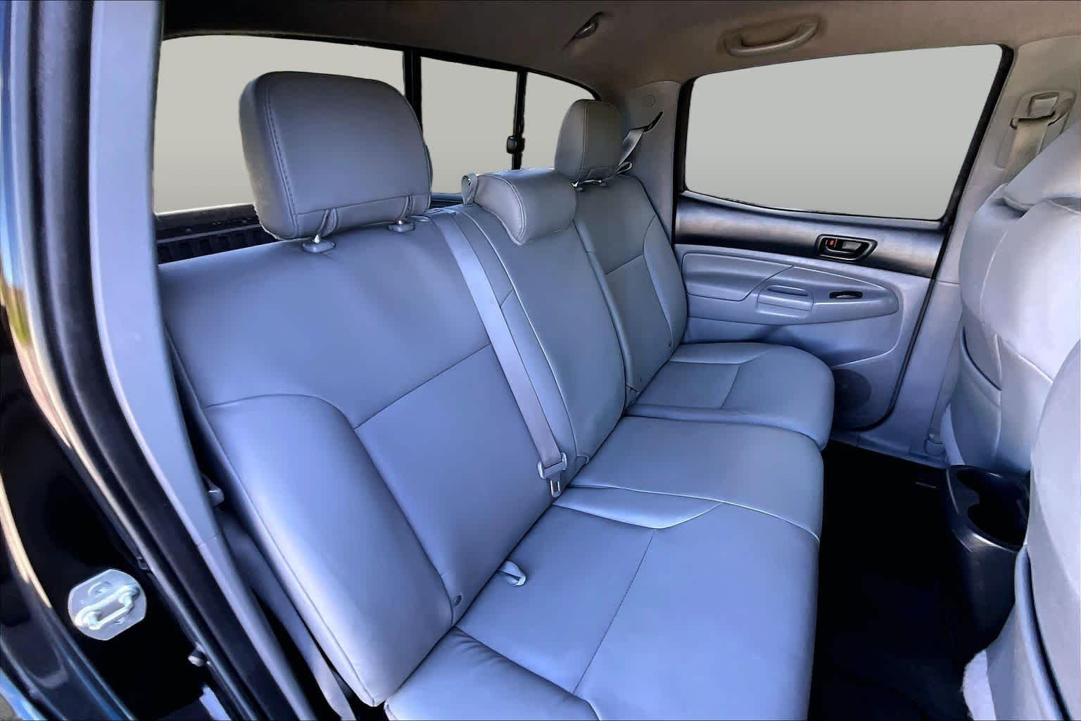Used 2013 Black Toyota  image 20
